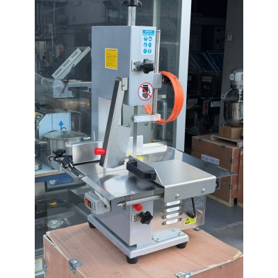 Sönmez Lavion Et Kemik Kesme Makinesi Kemik Testeresi Boyalı Gövde 220w