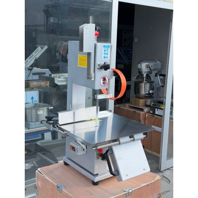 Sönmez Lavion Et Kemik Kesme Makinesi Kemik Testeresi Boyalı Gövde 220w